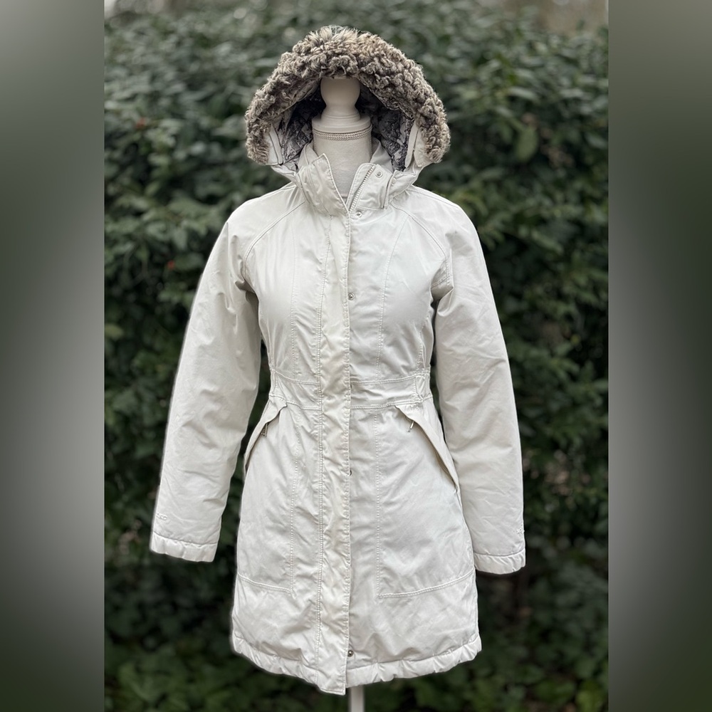 🦋 The North Face Women's  Hooded Jacket